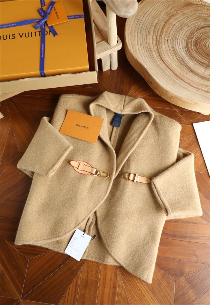 2026116115931161 100